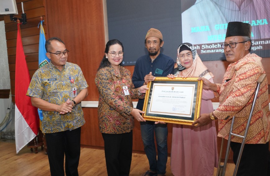 Perkuat Kesadaran Sejarah Masyarakat Pemkot Semarang Beri Penghargaan Kepada KH Sholeh Darat