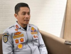 Dishub Atur Tonase Kendaraan Lintas Silayur dengan Timbangan Portabel