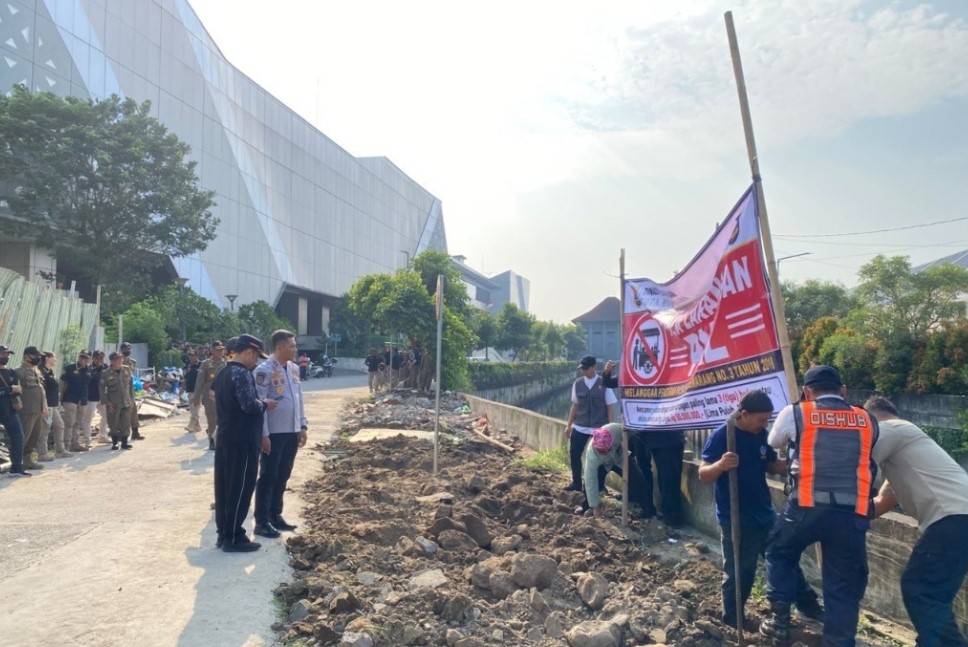 penertiban pkl park mall