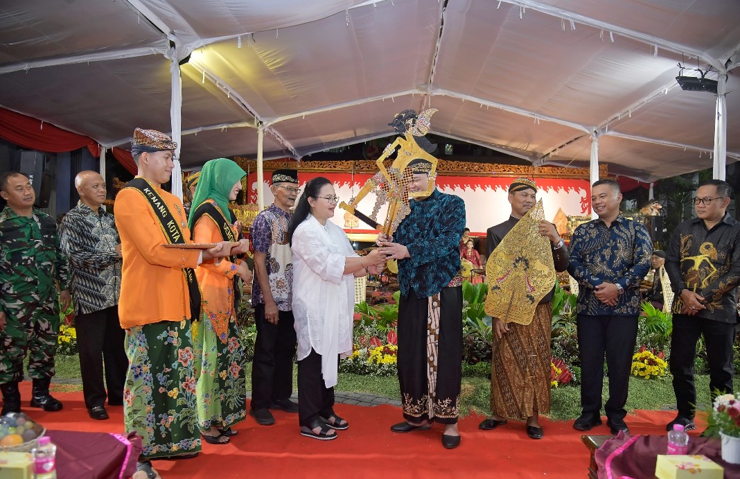 wayang suro